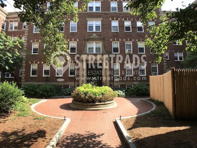 Primary Photo - bedroom in Cambridge MA 02387