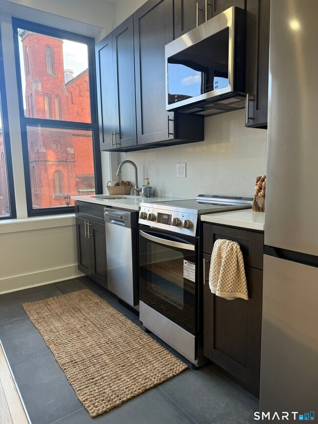 Building Photo - 253 State St