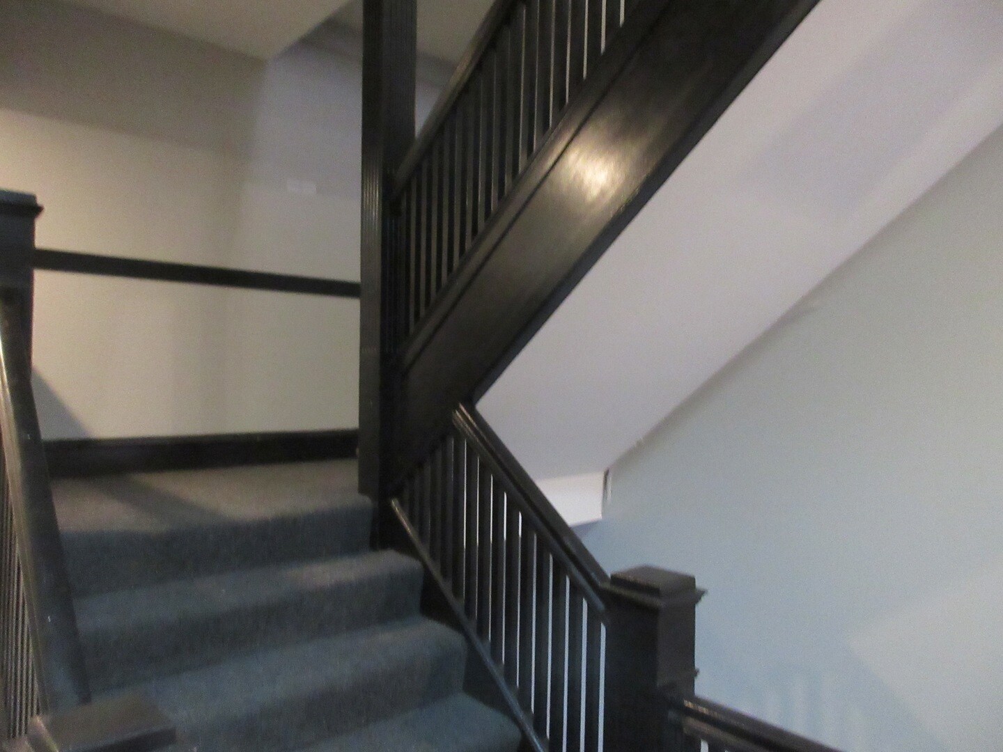 Building Photo - 245 W North Ave