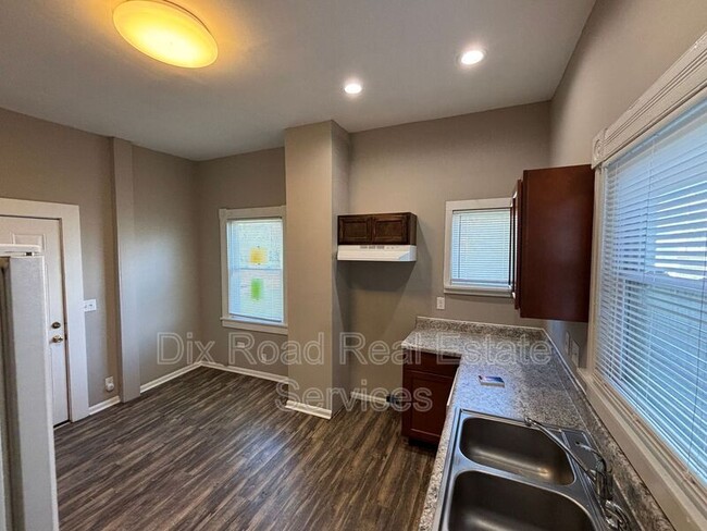 Building Photo - 333 Arlington Ave