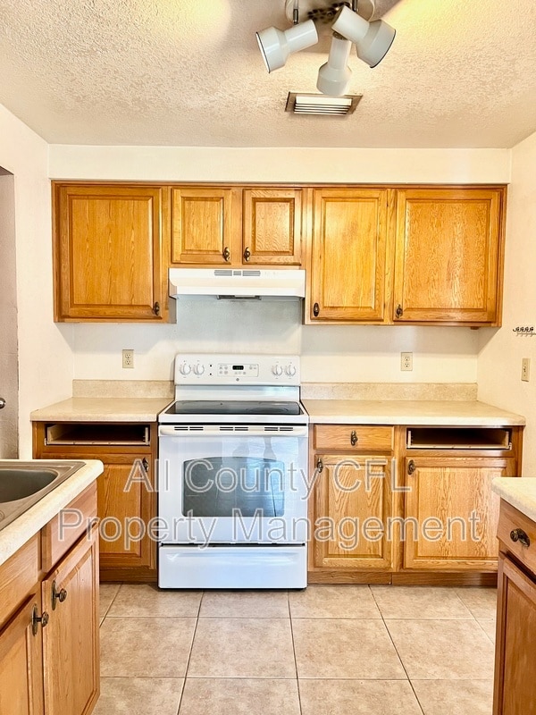 Building Photo - 718 Buckminster Cir