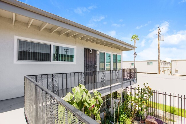Building Photo - Great 1 Bedroom Condo in Long Beach!