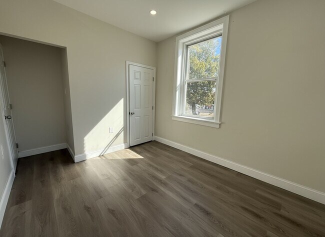 Building Photo - 6900 Cedar Park Ave