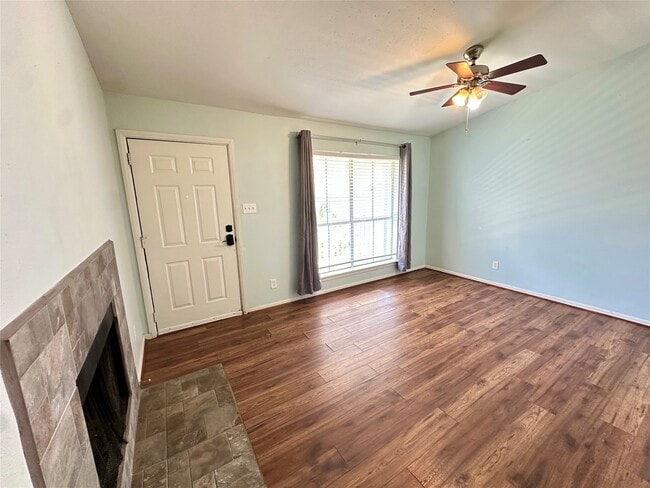 Building Photo - 3506 Cove View Blvd