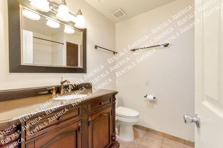 Building Photo - 6861 E Hawthorne Cir