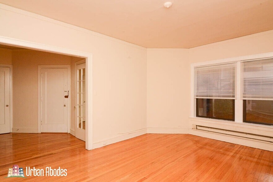 Building Photo - 1312 Oak Ave