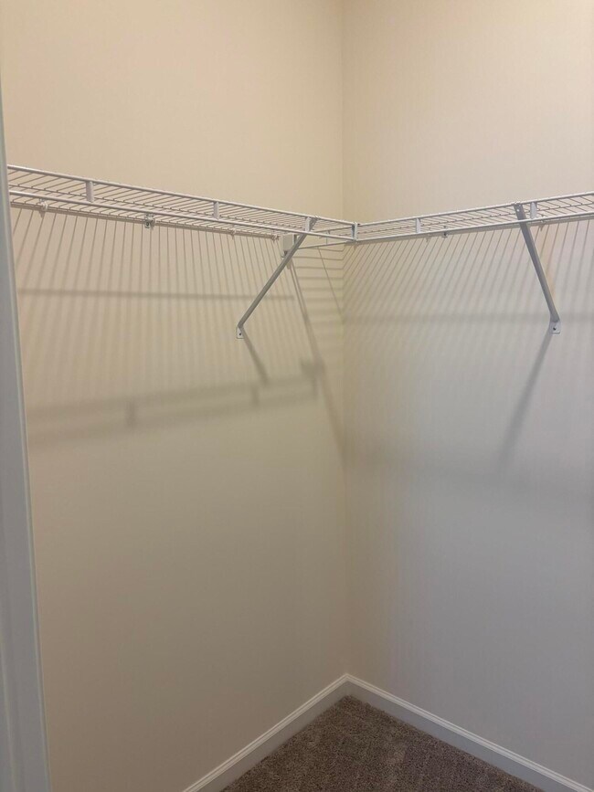 Building Photo - 370 Acorn St