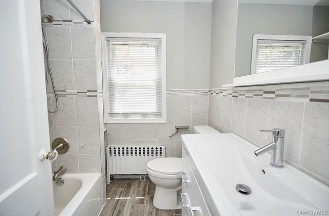 Building Photo - 14 Redbrook Rd