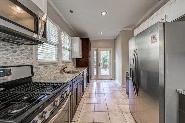 Building Photo - 483 Burlington Rd NE