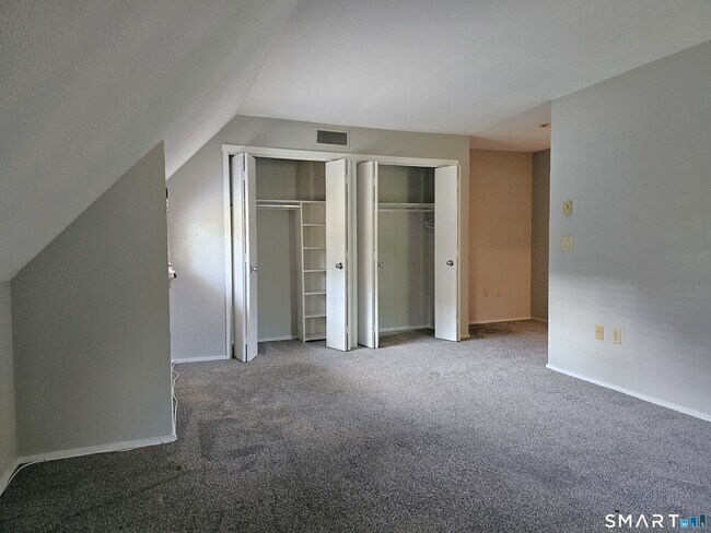 Building Photo - 83 Mallard Dr