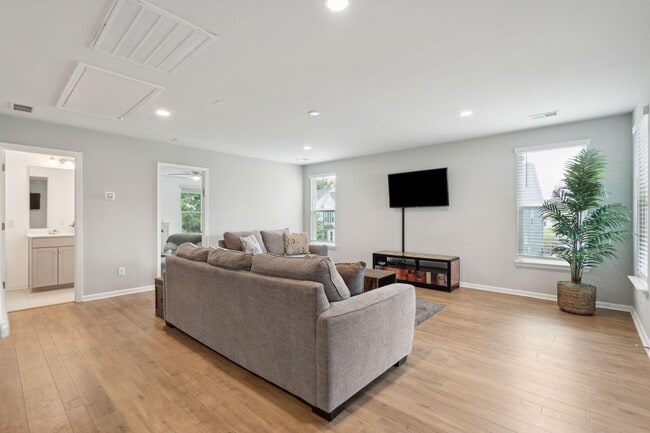 Building Photo - Impressive home in Oakfield loaded with up...
