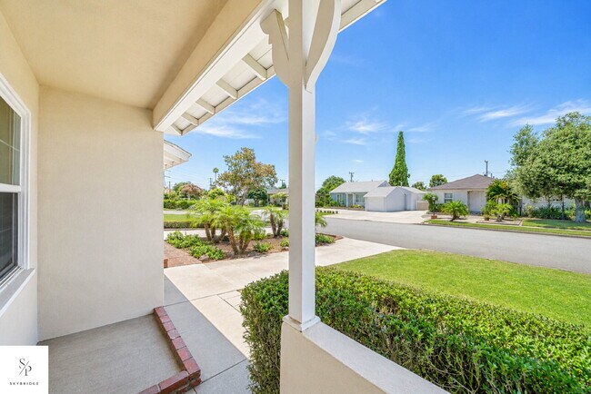 Building Photo - Bright 2BR/2BA Rosemead Rental: Self-Contained Unit with Private Entry & Driveway Parking