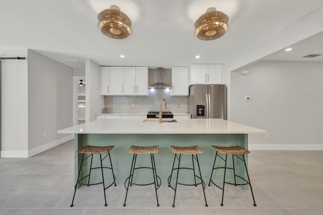 Building Photo - 1017 W Martin Luther King Dr