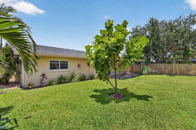 Building Photo - 6410 NW 34th Ave