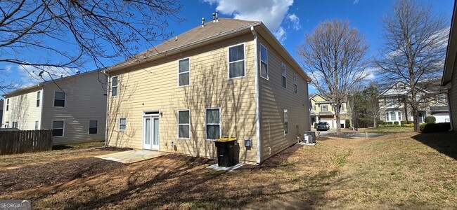 Building Photo - 131 Lakeshore Pkwy