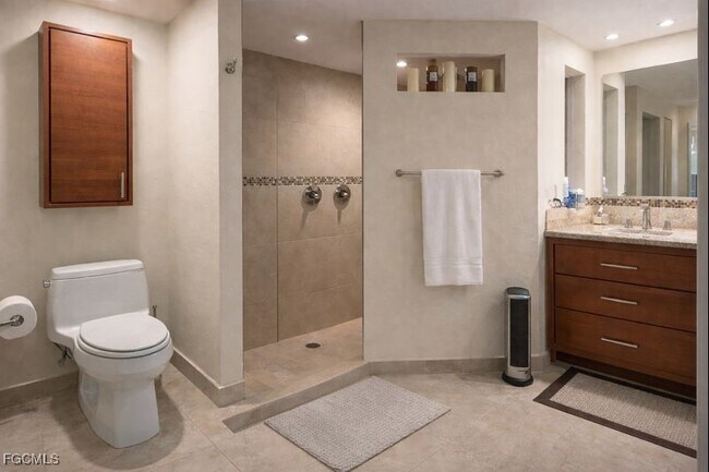 Building Photo - 16561 Heron Coach Way