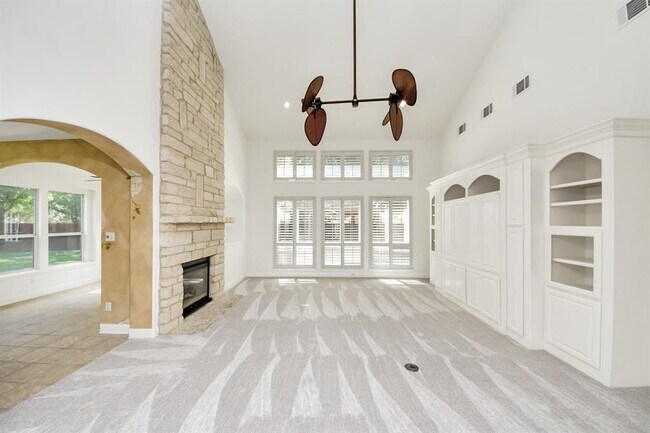 Building Photo - 3811 Parkside Dr