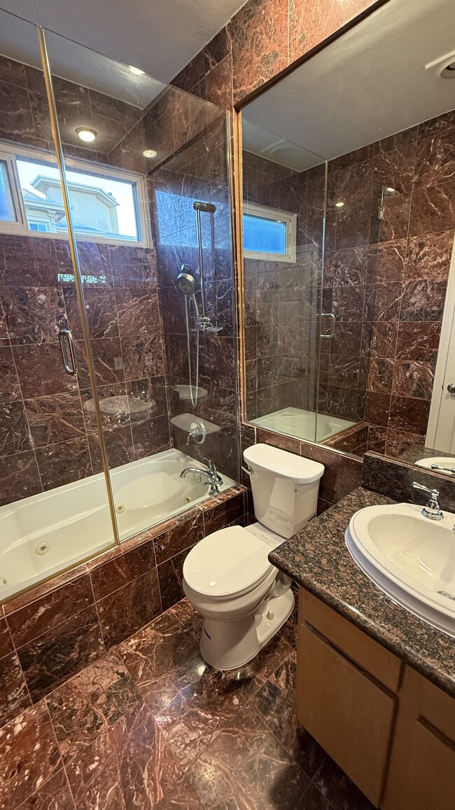 2nd Floor Bath - 1837 Parnell Ave