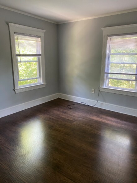 Building Photo - 1 W Franklin St