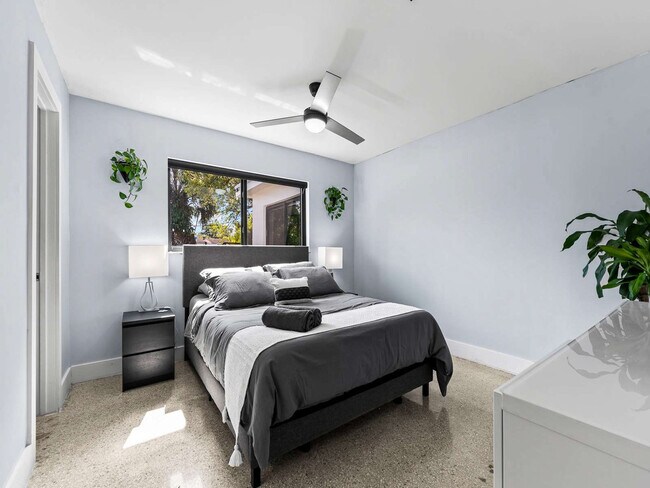 Building Photo - 2740 NW 21st St