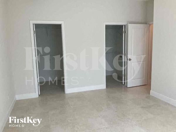 Building Photo - 1729 NW 11th Pl