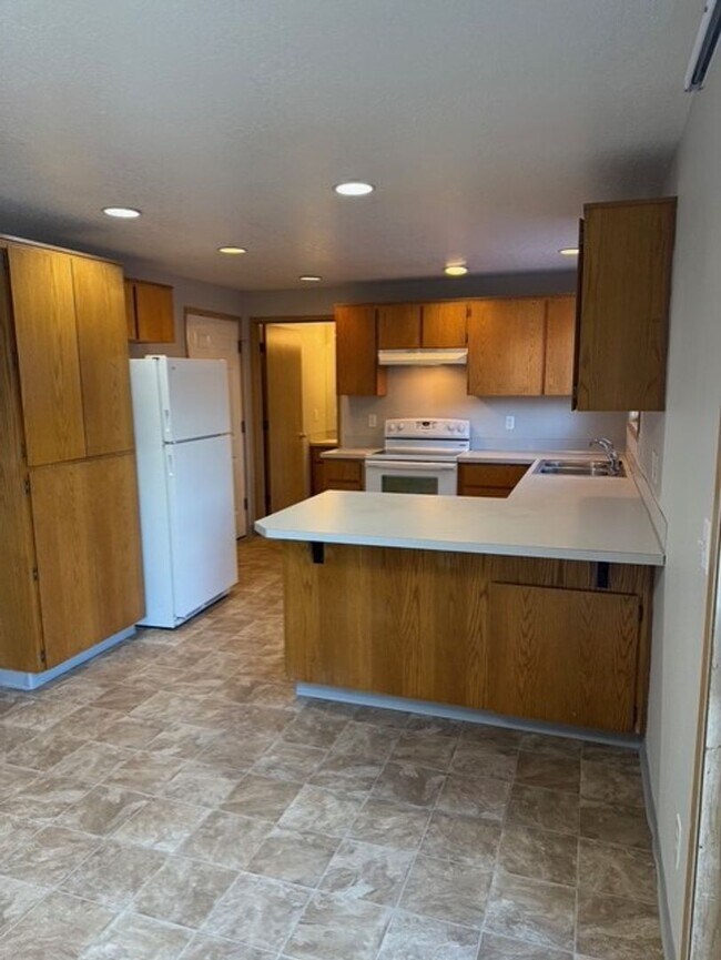 Building Photo - 1091000