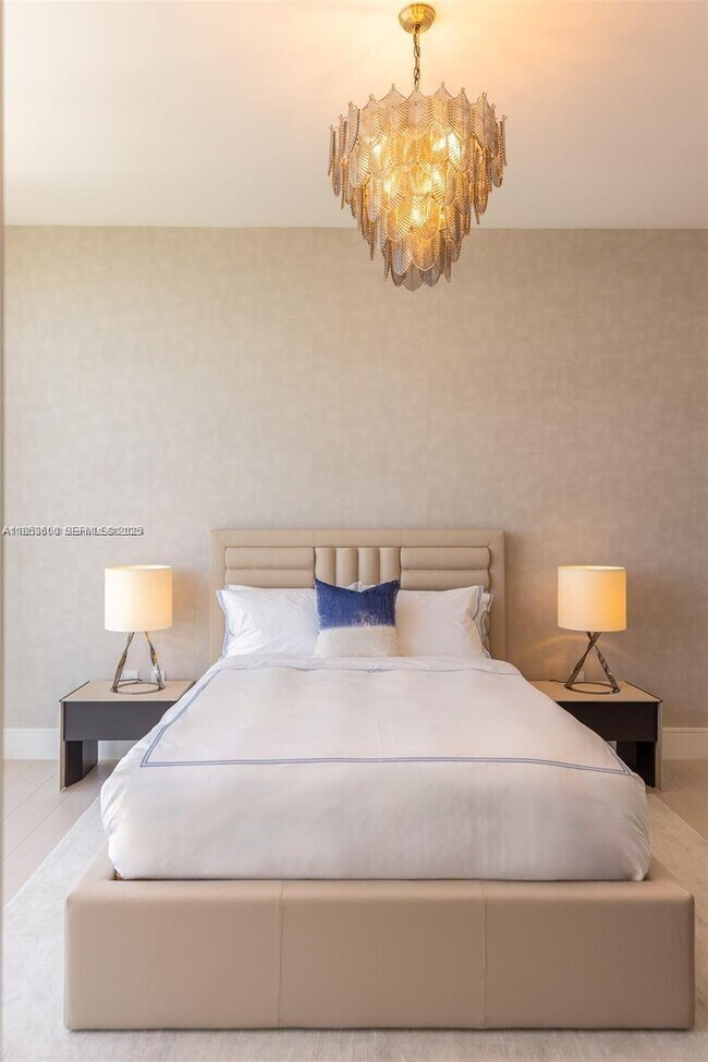 Building Photo - 17975 Collins Ave