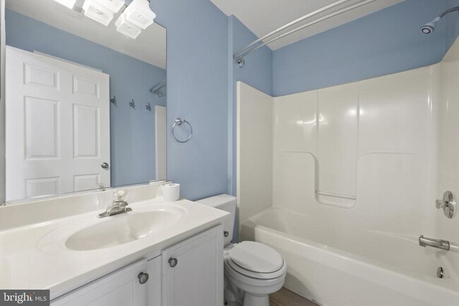 Building Photo - 703 Horse Chestnut Ct