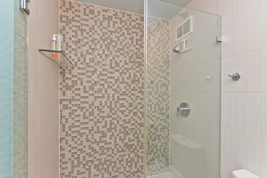 Building Photo - 474 N Lake Shore Dr