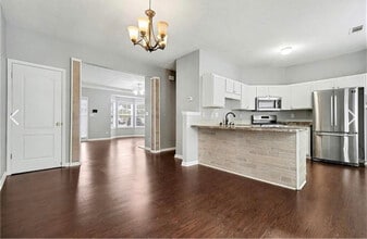 Building Photo - 1243 Blairs Pointe Dr SW