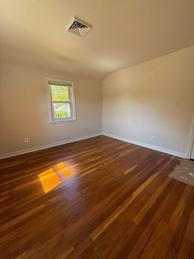 Building Photo - 212 Manheim Ave