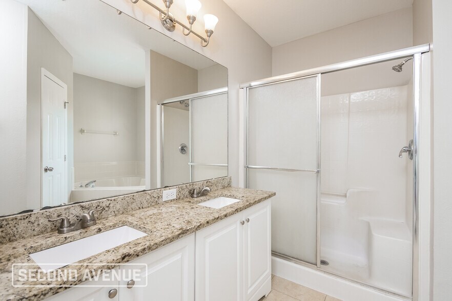 Building Photo - 623 Cotulla Dr