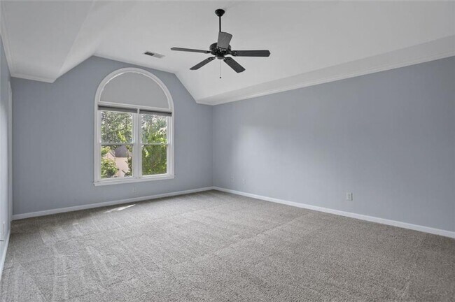 Building Photo - Beautifully Renovated 5-Bedroom, 4-Bath Home on Full Finished Basement!