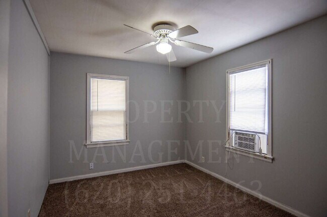 Building Photo - 2 Bedroom 1 Bath