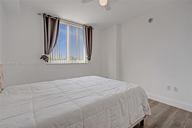 Building Photo - 2775 NE 187th St