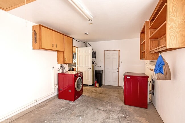 Building Photo - Beautiful Updated Home!