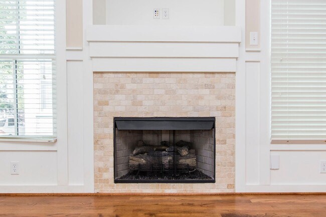 Building Photo - Introducing Your Dream Home in Norfolk: Elegant 3-Bedroom, 2.5-Bath Haven on 2 Floors