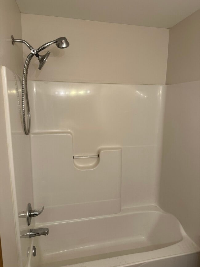 Building Photo - 805 Black Jack Rd