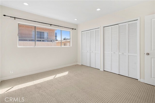 Building Photo - 15457 Moorpark St