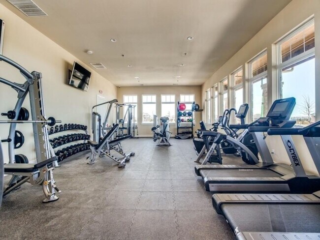 Building Photo - 16616 Sunnyland Dr