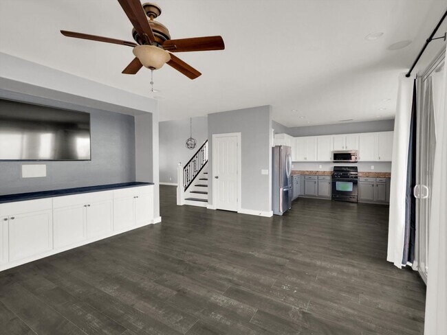 Building Photo - 3-bedroom, 3-bathroom 2212 home