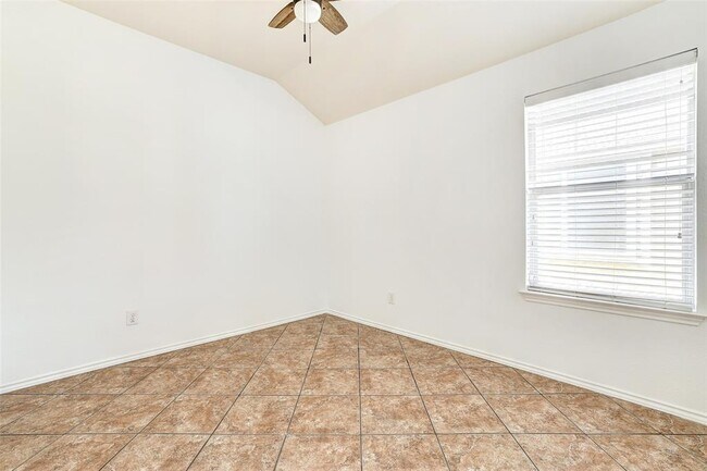 Building Photo - 1517 Rainbow Parke Dr