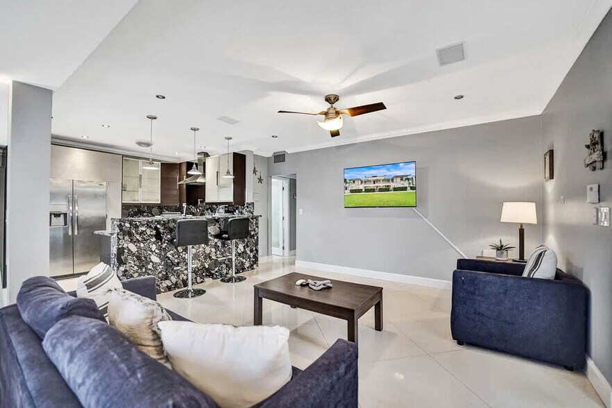 Building Photo - 37 Hendricks Isle