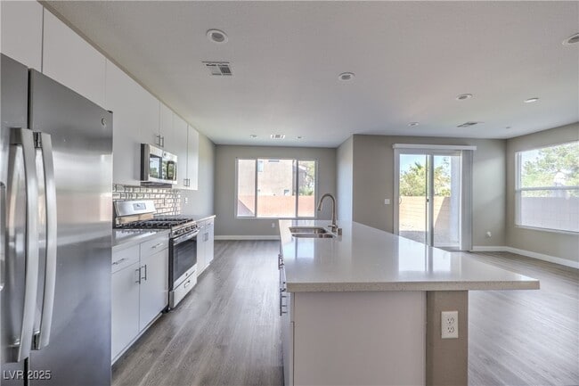 Building Photo - 3718 Paseo de Paz Ave
