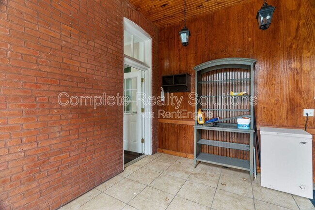 Building Photo - 2720 S Jefferson Ave