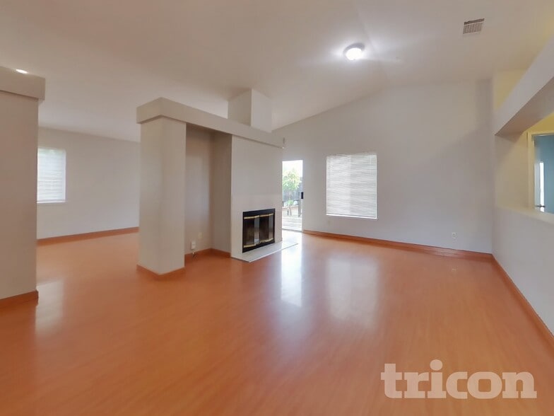 Building Photo - 213 Jana Way