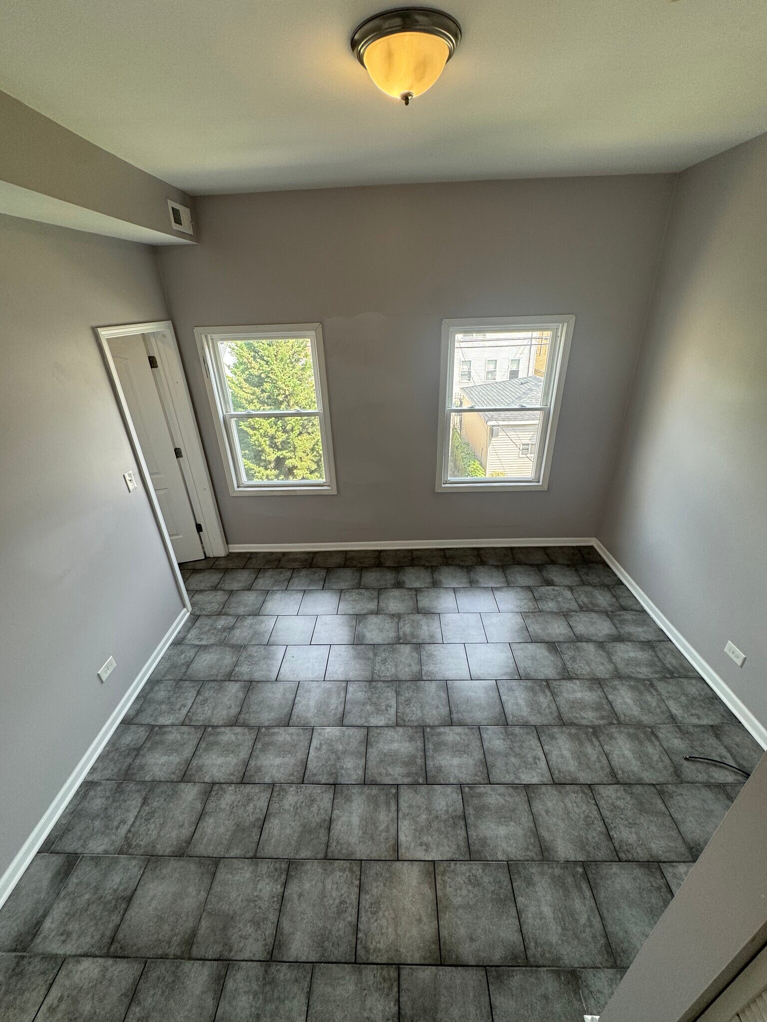Building Photo - 2152 W 19th St