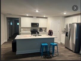 Building Photo - 672 Armstrong Ave