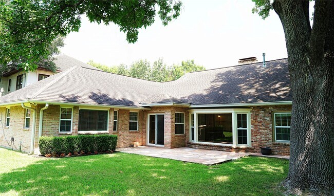 Building Photo - 2047 McClendon St