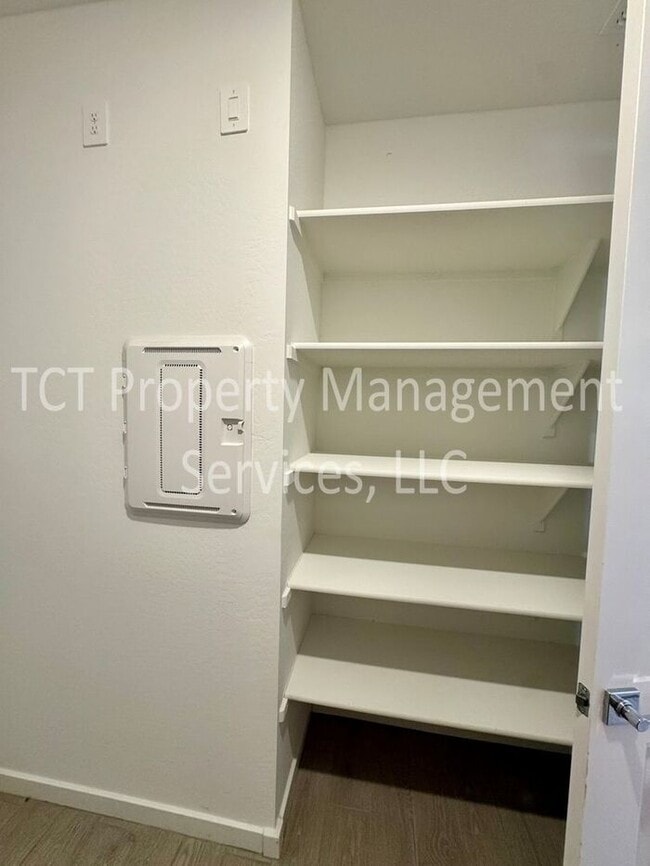 Building Photo - Beautiful Upgraded home in San Tan Groves